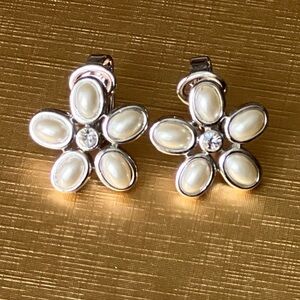NINA RICCI Silver Tone Earrings signed rhodium plated  flowers pearl crystal VTG
